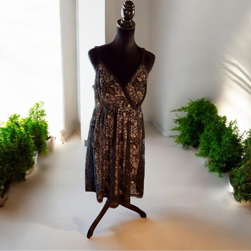 ⭐️Torrid Allover Lace Midi Dress Spaghetti Strap Sheer Lined Fit to Flare Holida